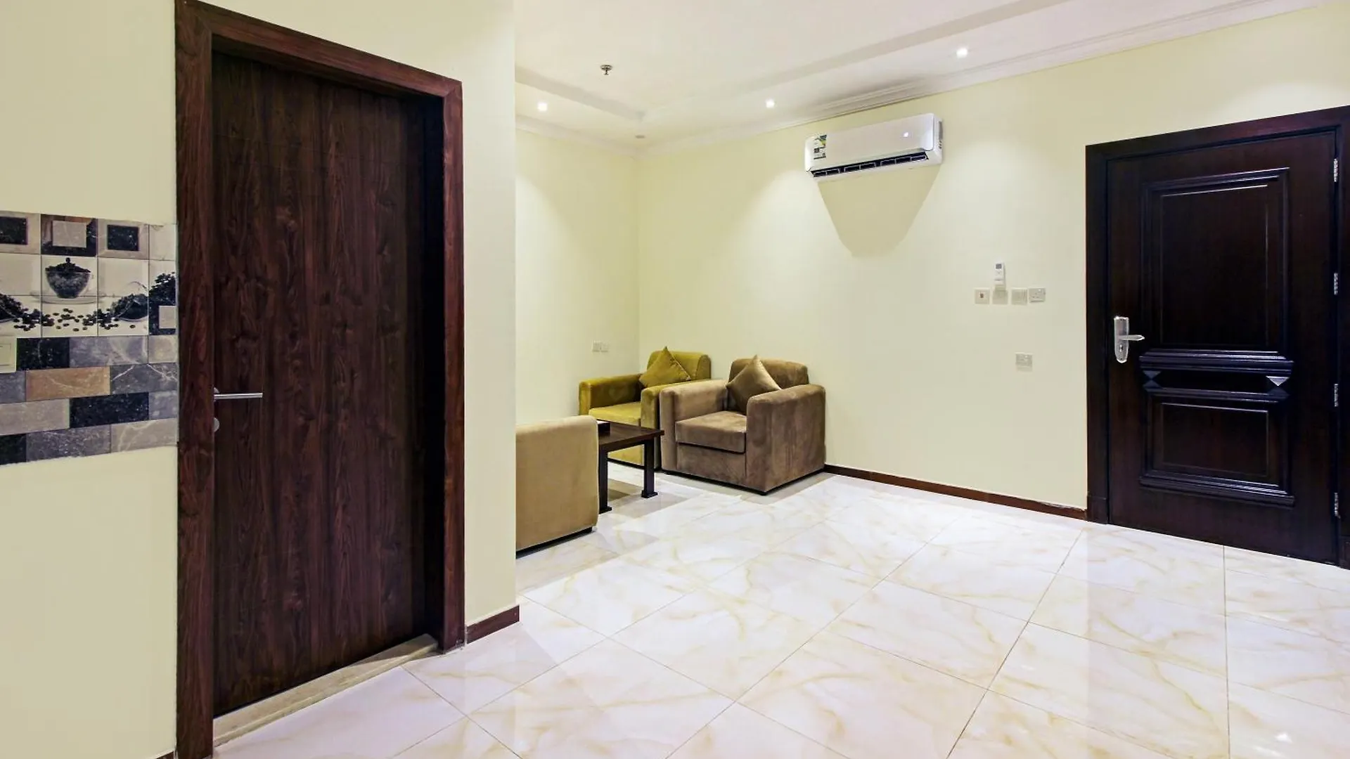 Oyo 586 Al Tamayoz Al Raqi Hira Jeddah Hotel